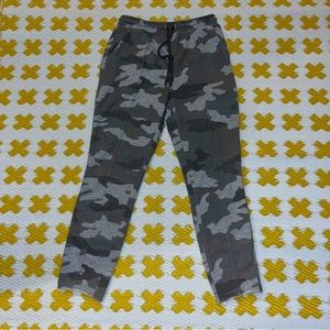 Garage size small camo joggers